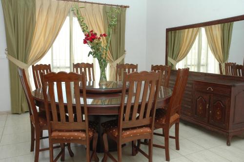 Cơ sở vật chất, Dynasty Suite in Ghobeiry