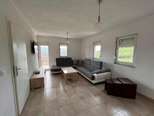 Villa Ilijas 3 bedrooms in Podlugovi
