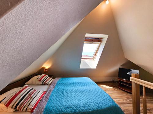One-Bedroom Apartment with Balcony image 8