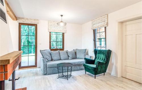 2 Bedroom Cozy Home In Gietrzwald in Пентіни
