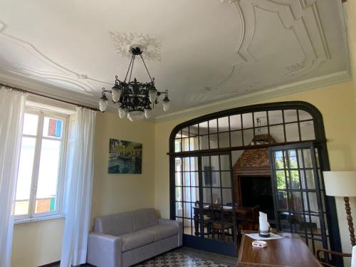 Life is Good - Front Lake Apartment in Villa in Tremezzo