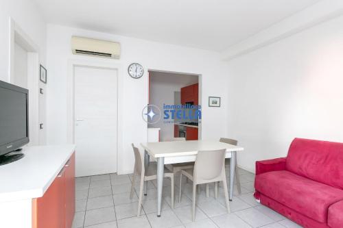 2 bedrooms, 4 beds