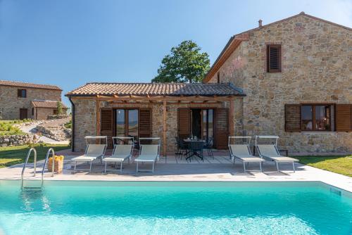 comfortable private villa with pool San Giuseppe Tramontana gîte à louer Casalunge