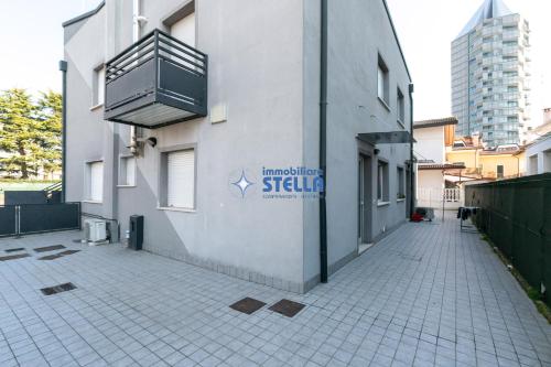 Apartment with Garden View image 2