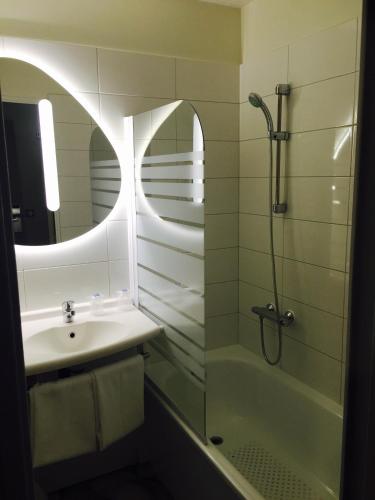 ibis budget Grigny Centre - image 2