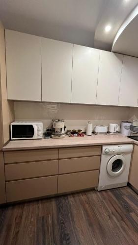 Oprema, John Apartment 2 in Strumsko Industrial Zone