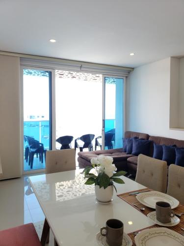 Moderno Apartamento frente a la playa en Santa Marta