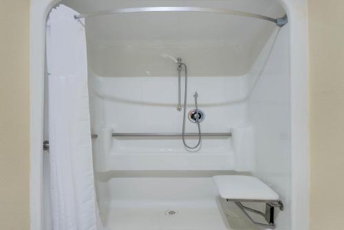 Super 8 by Wyndham Kansas City, Kansas City (photo 4)