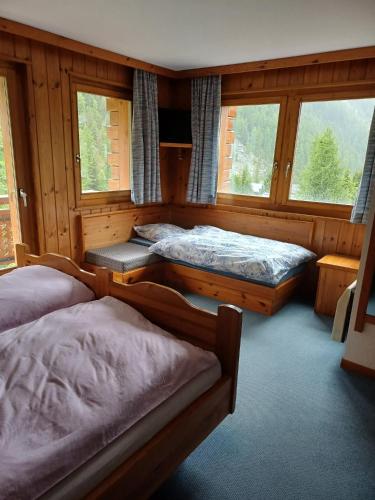2 double beds, 1 sofa bed