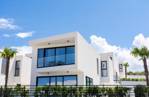 4 bedrooms, 8 beds