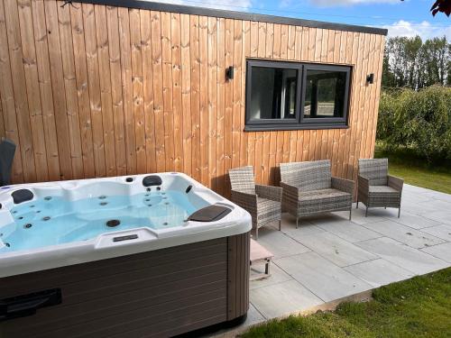 Faciliteter, Court Lane Stables - Premium Rural Retreat with Hot Tub in Hadlow