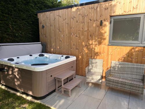 Faciliteter, Court Lane Stables - Premium Rural Retreat with Hot Tub in Hadlow