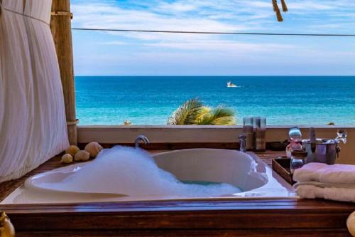 Pezsgőfürdő, DCO Suites Lounge & Spa in Mancora