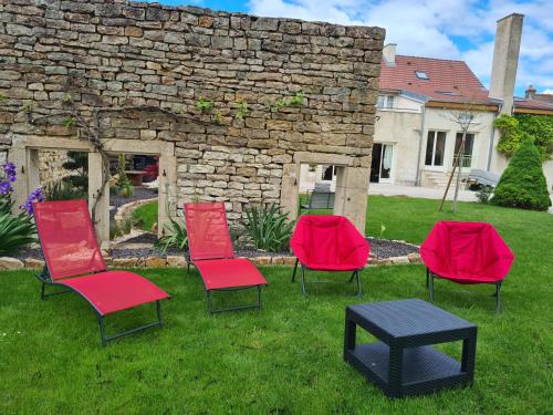 Les tilleuls in Saint-Bernard (Burgundy)