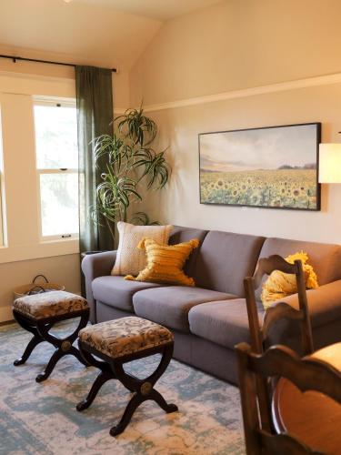 Redtail Inn - 3 Suites Sleeps Up To 12, Ashland
