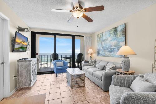 Island Winds West 774 Walk to Hangout beachfront kiddie pool near Pink Pony Pub