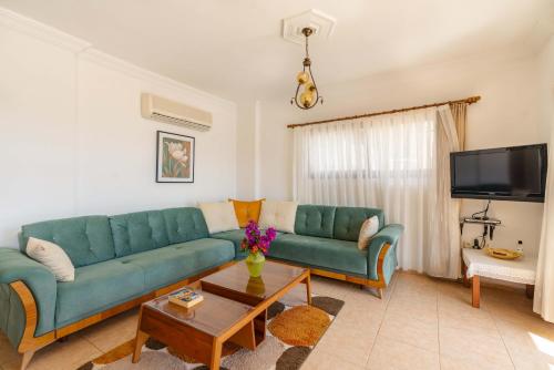 Three-Bedroom Townhouse image 10