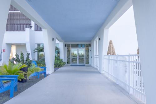 Islander East Condominiums - image 11
