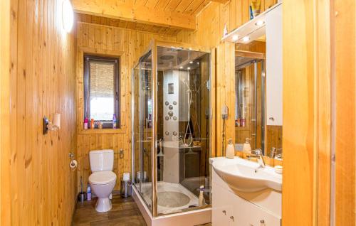 Fürdőszoba, Lovely Home In Miechucino With Wifi in Chmielno