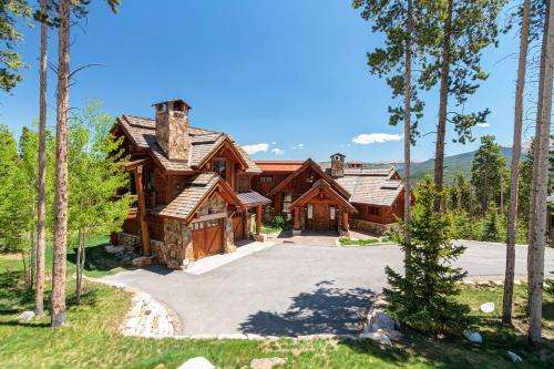 Fox Paw Lodge - Luxury Ski In Out Chalet w Views in Breckenridge, Vereinigte Staaten von Amerika