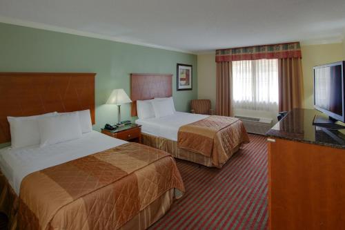 2 double beds