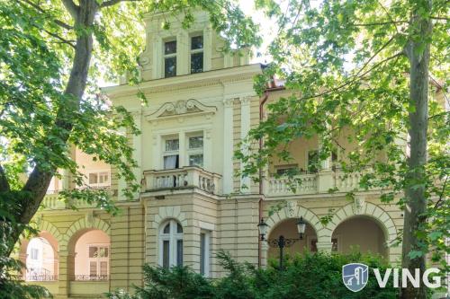 Jókai Villa (Jokai Villa) in Siófok