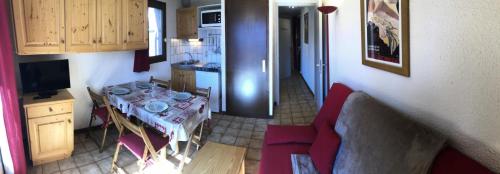 Résidence Les Aiguilles - Bat Vorasset - Studio pour 4 Personnes 93 - image 10