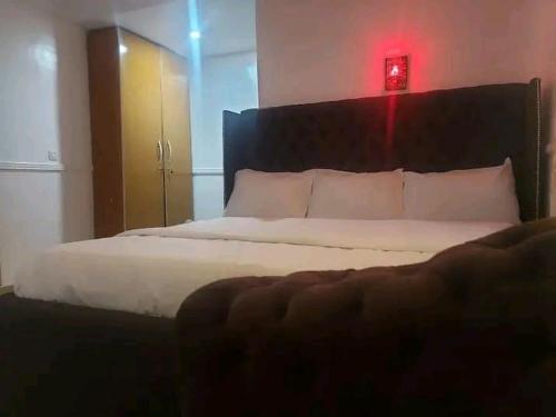 Midwaybesthotel - Tap to explore photos