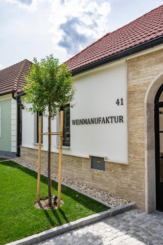 Weinmanufaktur Nourani in Feuersbrunn, Österreich