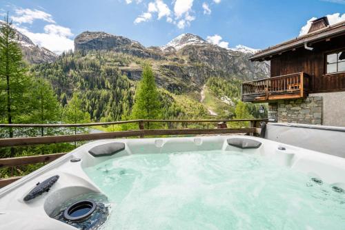 Chalet Josephine - Chalet - 108m² - 5 chambres, 5 salles de bain MAE-2024 near The Underground Bar Tignes Le Lac