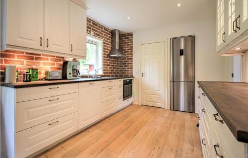 Konyha, Amazing Home In Munka Ljungby With Wifi in Fasalt