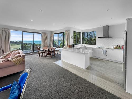 Murrays Gem l Modern 4bed Stunner l Sea View & Spa!, Auckland (zdjęcie 6)