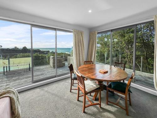 Murrays Gem l Modern 4bed Stunner l Sea View & Spa!, Auckland (zdjęcie 10)