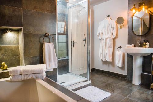 Blackwell House with Hot Tub - Banbridge, United Kingdom - Updated 2026 ...