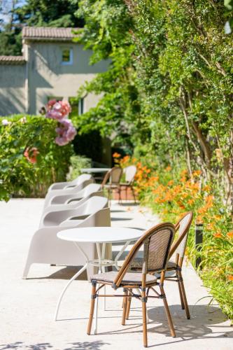 Hotel Les Bellugues - image 14