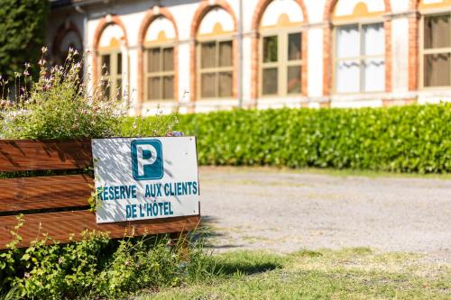 Hotel Les Bellugues - image 11