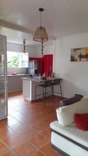 ห้องครัว, Villa Pakala au Diamant-jolie villa avec piscine et jardin in เลอ ยามัน