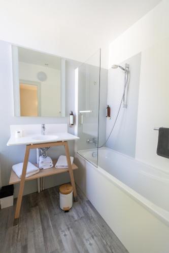 Hotel Les Bellugues - image 5