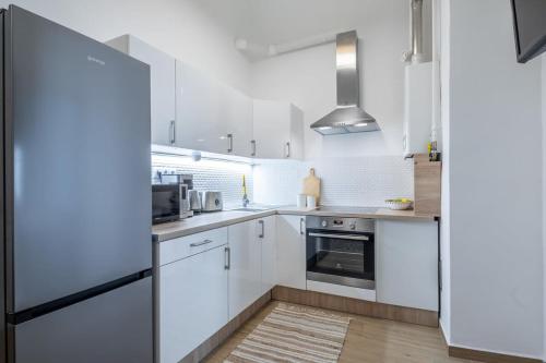 Very Central Large Home with Air Conditioning - main image
