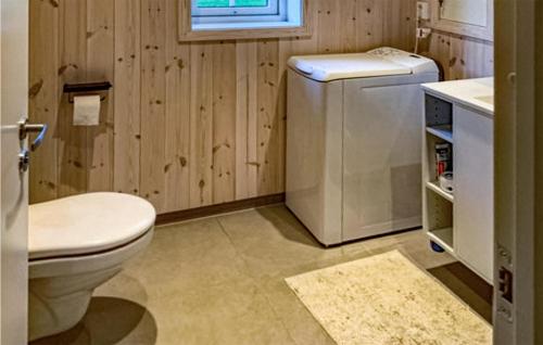 浴室, Nice Home In Beitstad With Kitchen in 斯泰恩謝爾市中心