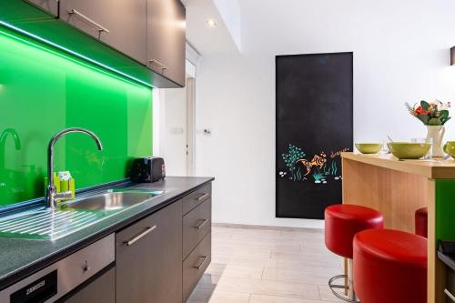 Central Comfy Home - image 11