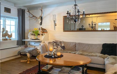 3 Roms Lekker Bolig I Molde (3 Bedroom Gorgeous Home In Molde) in Molde