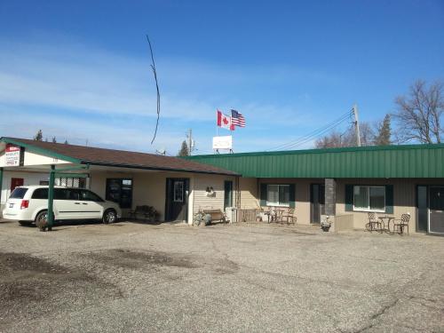Maple Leaf Motel Emerson