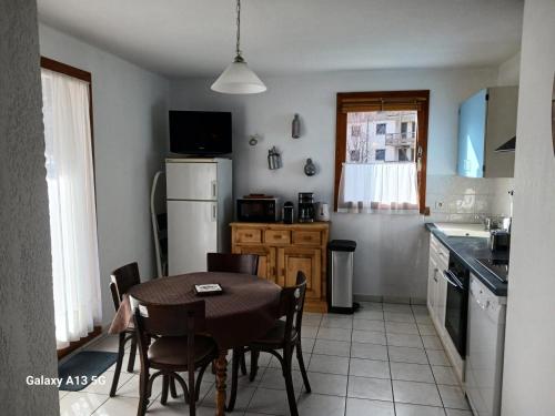Residence Le Bergentrum - Spacieux 3 Pieces personnes proche du funiculaire et du centre de Bourg MA near Bourg-Saint-Maurice Train Station