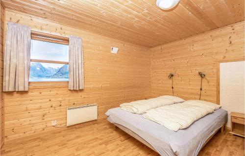 2 Bedroom Stunning Home In Fjærland in Fjaerland