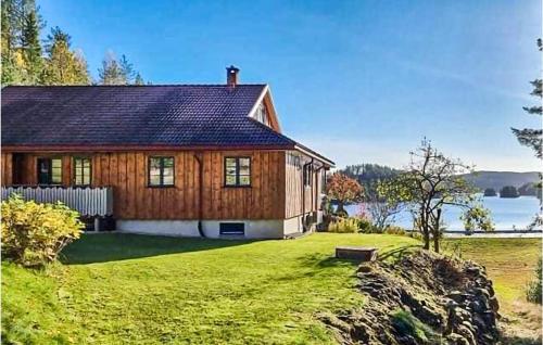 3 Bedroom Stunning Home In Drangedal