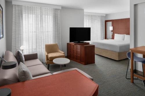 Residence Inn By Marriott Los Angeles Burbank Downtown — hotel in 321 Ikea Way, Burbank US, 91502