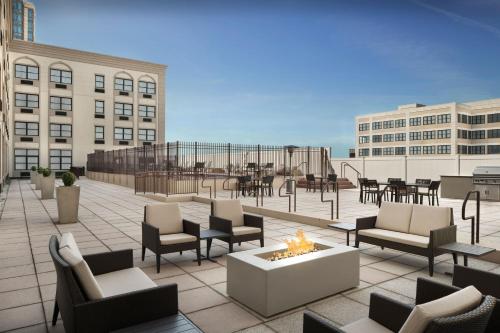 Úszómedence, Residence Inn by Marriott New Rochelle in New Rochelle