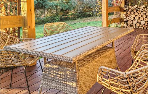 Зовнішній вигляд готелю, 2 Bedroom Pet Friendly Home In Prabuty in Любіхово