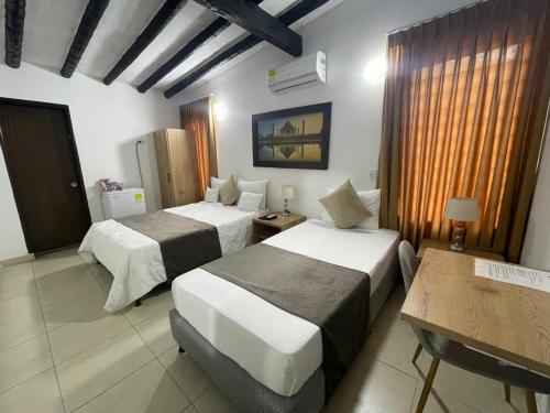 1 double bed, 1 twin bed